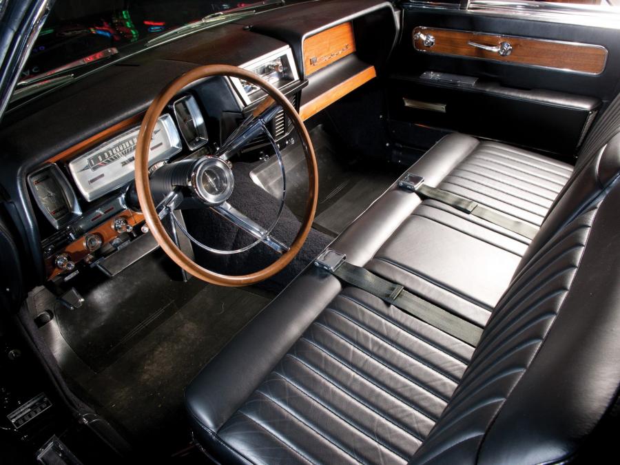 Интерьер Lincoln Continental Convertible (74A) 1962 года  (фото 29 из 35)